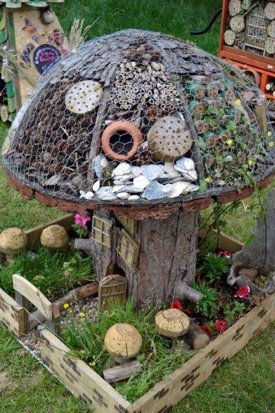 Mushroom insect hotel