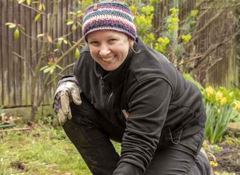 Wild_about_Gardens_Penny_Dixie_volunteer_helping_build_pond